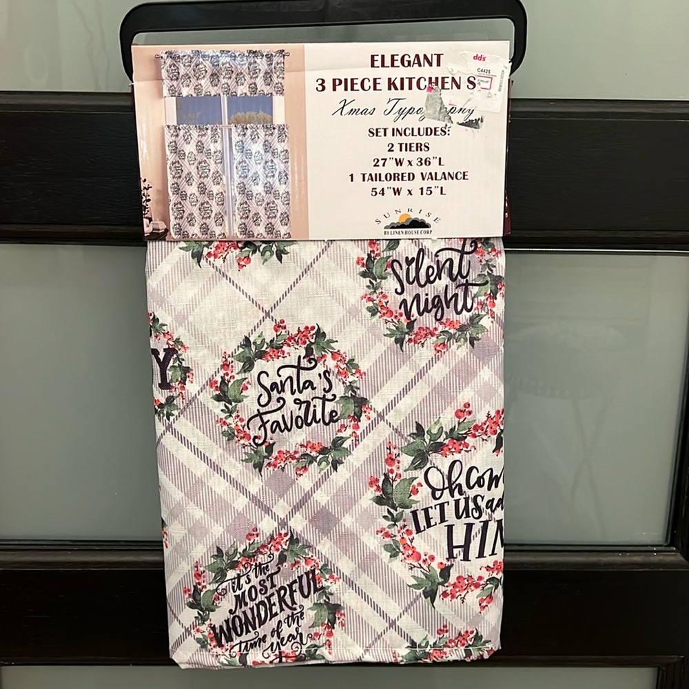 Elegant 3 piece kitchen curtain set for Christmas!